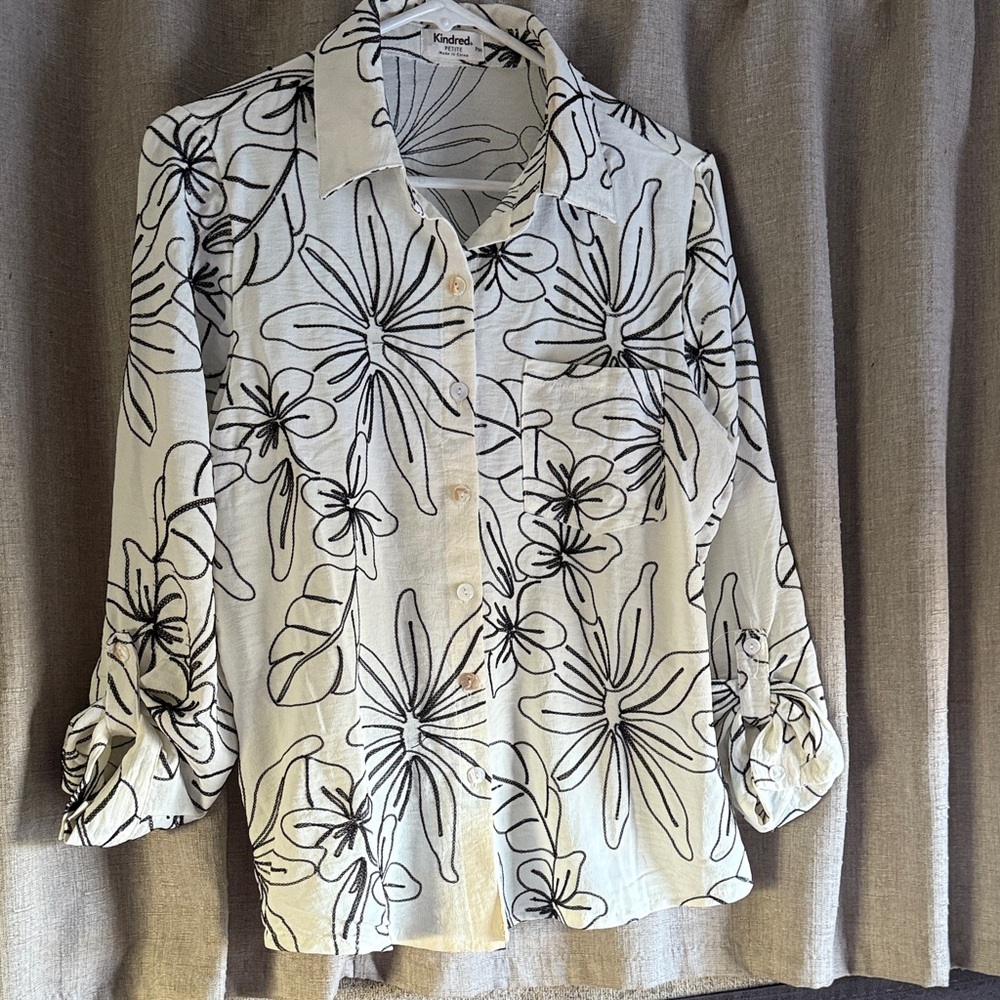 Black and White Floral Button-Down Shirt long sleeve MP